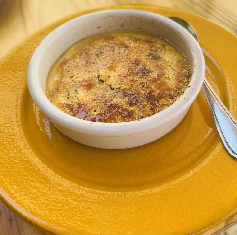 Vanilla Ice Cream Sundaeb I